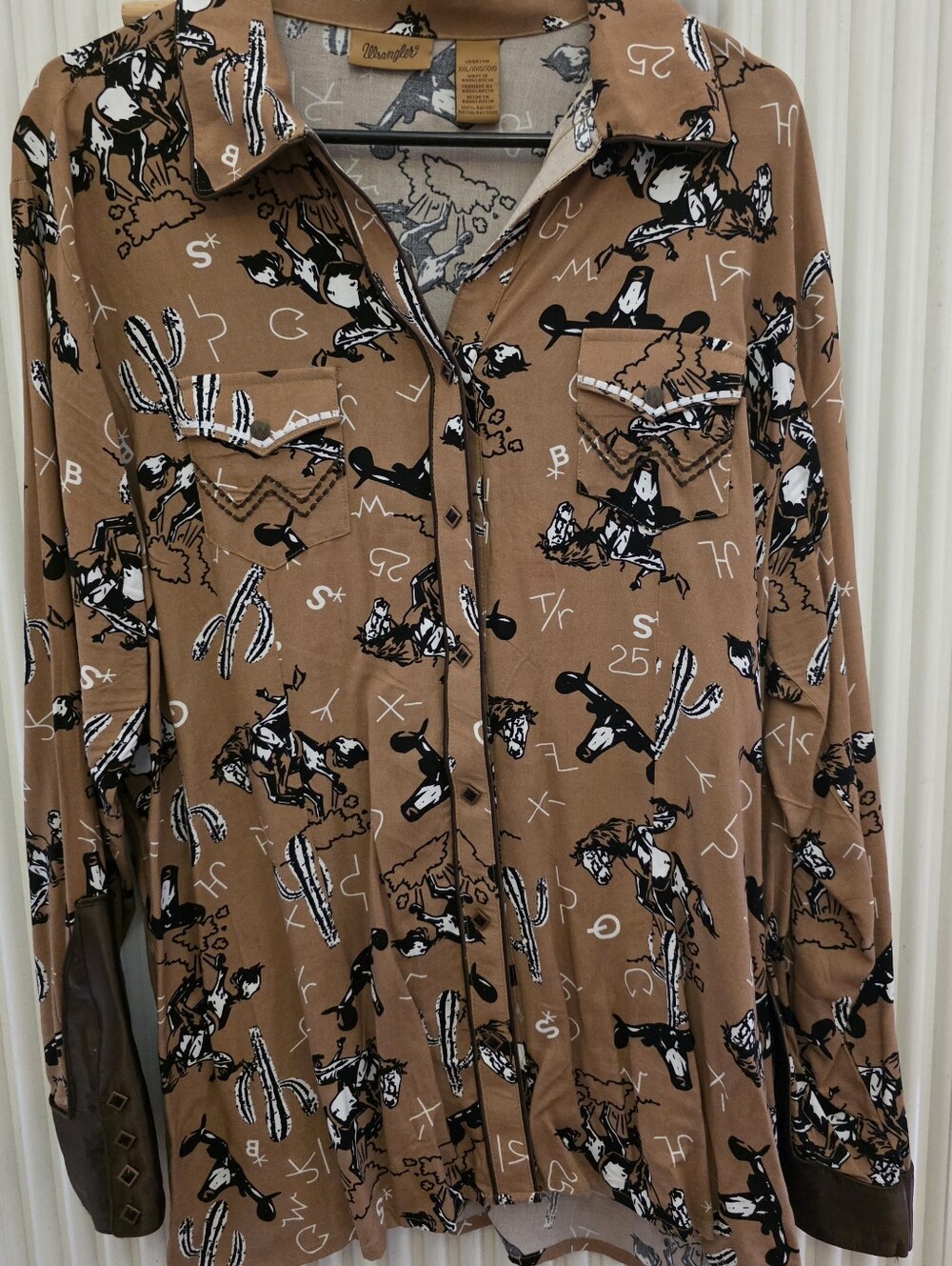Wrangler Brown Western Print Button-Up Shirt with Black & White Accents